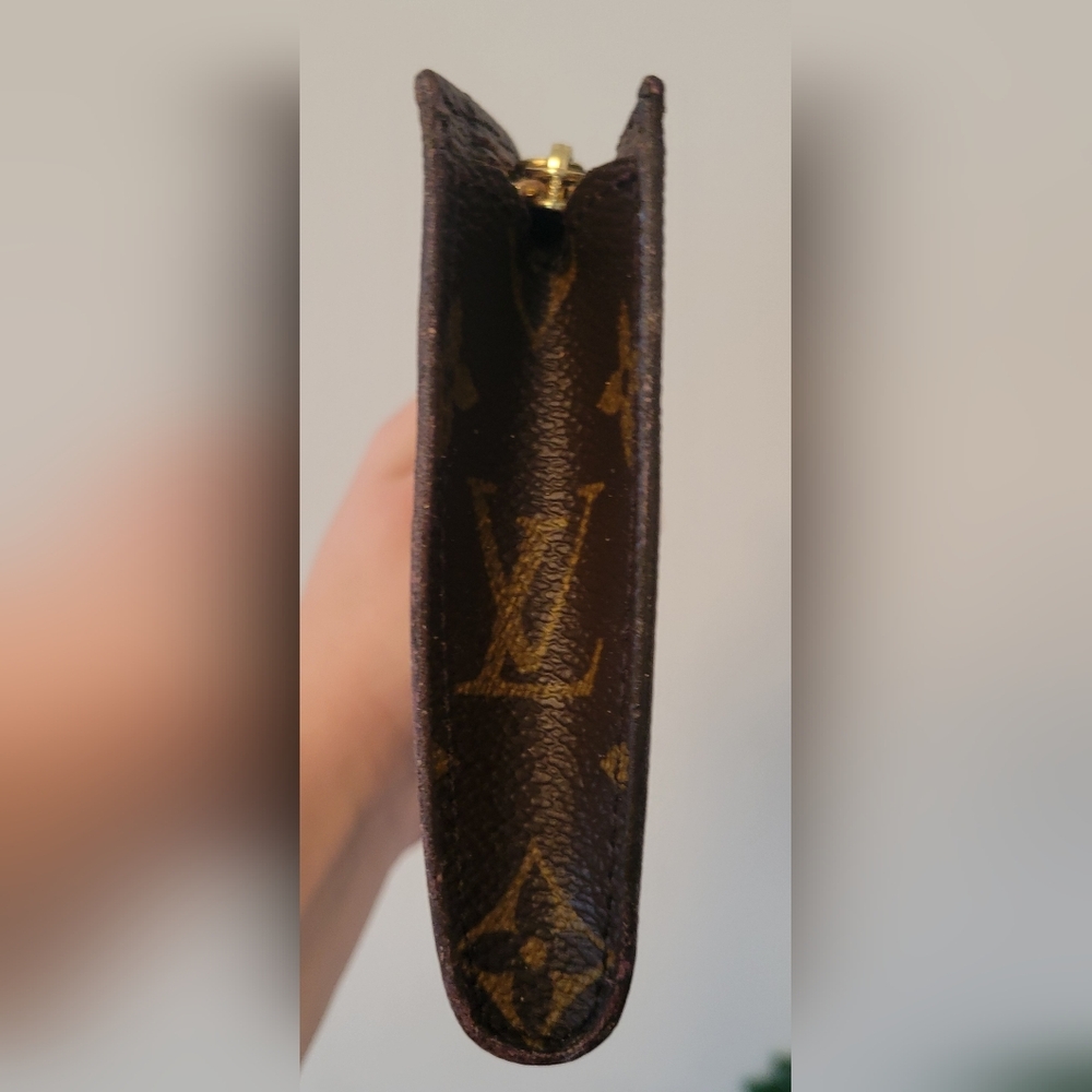 Louis Vuitton Monogram Clutch with Gold Chain. - Picture 9 of 14